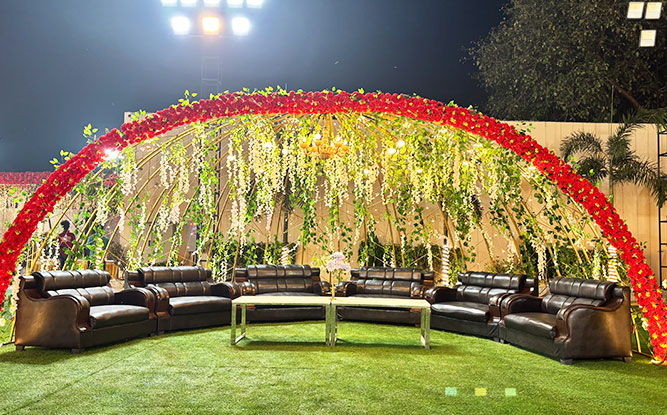 Outdoor floral canopy decor